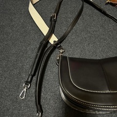 ZARA ショルダーバッグの画像