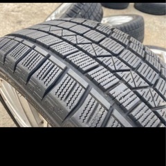 225/45R18 
爆安‼️最終値下げ‼️①超超超バリ溝❗ スタッドレス❗ アルミ付き タイヤ ❗の画像