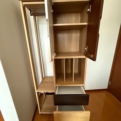 子供部屋用ハンガーラック、ワードローブの画像