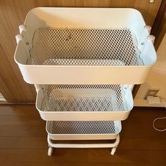 IKEA イケア ロースコグ ワゴンの画像