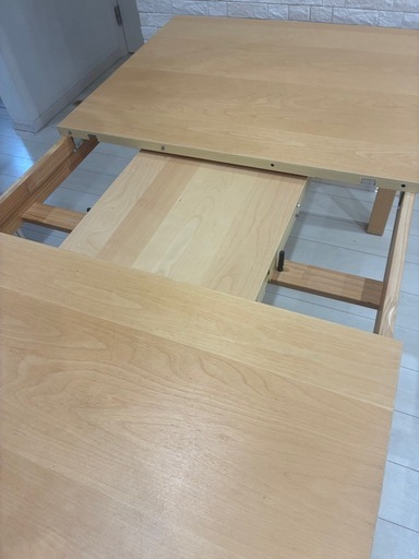 IKEA BJURSTA 伸長式ダイニングテーブル 