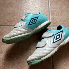 umbro トレシュー　トレーニングシューズ　　21cmの画像