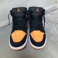 NIKE エアジョーダン　ミッドの画像