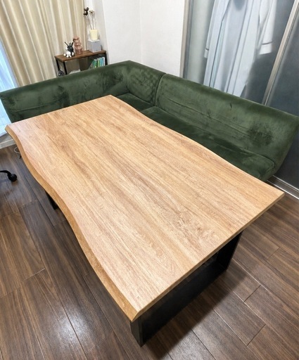 ダイニングテーブル