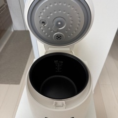 炊飯器+ワゴン2点セットの画像