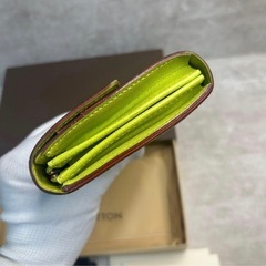 30日迄にご購入される方 よろしくお願いします。他でも出品していて売れそうなので早めにコメントください。マルチカラーレア長財布の画像