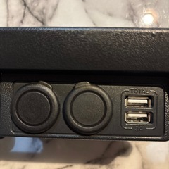 200系ハイエースUSB2口シガー2口増設 の画像