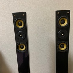 DENON製のトールボーイスピーカーの画像