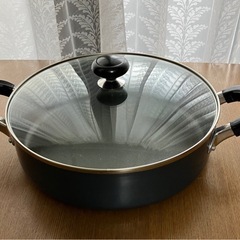 【美品】ガラス蓋付き 両手鍋 26cm 深型 フッ素加工 煮込み・多用途の画像