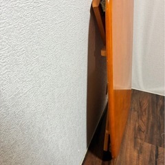 折りたたみテーブルの画像