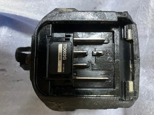 Makita 電動インパクトドライバー TD002　40ｖ、本体のみ
