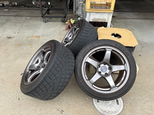 【引取限定・ホイール】ENKEI PF05 17インチ　ダークシルバー　Rフェイス(5穴　PCD114.3 9.5J+12)