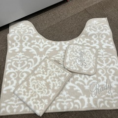 Radyトイレカバー3点の画像