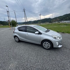 🟣平成28年式　アクア　Sの画像