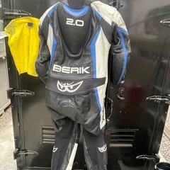 BERIK ベリック レーシングスーツ　クリーニング済　 革ツナギ MFJ公認の画像