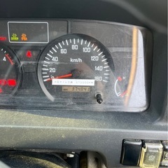 ISUZU ELF、走行距離37481km、キー付きのトラック。の画像