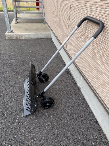 車輪付き雪かき