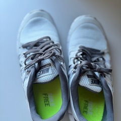 NIKE FREE  23.5cmの画像