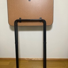折りたたみデスクの画像