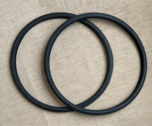 700×30C TIRE：軽い走行感と安定性をバランスし、より快適性を高めた 新品未使用品。Giant Escape R タイヤ　700x30C