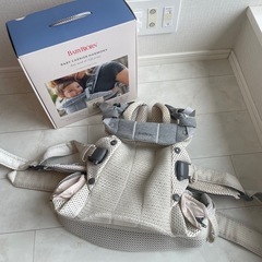 BABYBJORN ハーモニー　クリーム色箱付きの画像
