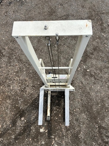 0.3ｔ フォークリフト 低床タイプ油圧・手動兼用 ハンドフォークリフト(最大積載300kg)　ハンドリフト 免許不要
