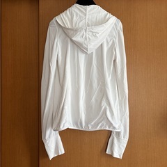 ユニクロ L エアリズム UVカット メッシュフルジップパーカ 白 レディース の画像