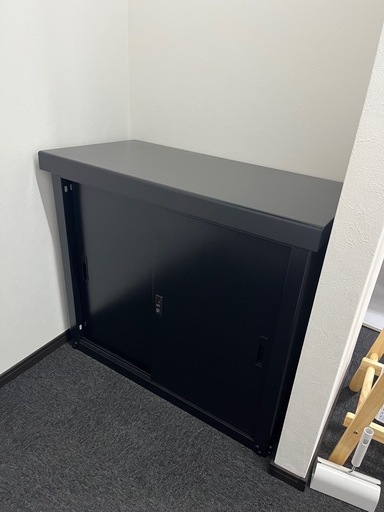 【商談中】スチール倉庫　物置 大型 (幅90奥行45高さ84) 
