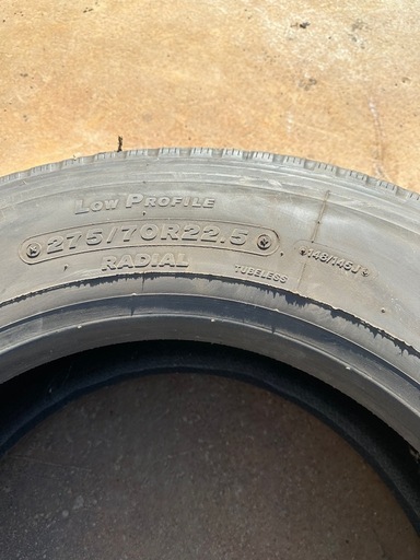 中古生タイヤ　ブリヂストン　　275/70R22.5 148/145J