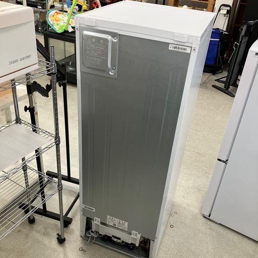 【D-426】SHARP 冷蔵庫 SJ-D18J-W 2023年製 中古 激安 通電確認済 坂2604-1022 SHARP 2ドア冷蔵庫 SJ-D18J-W 2023年製 179L 動作確認済み