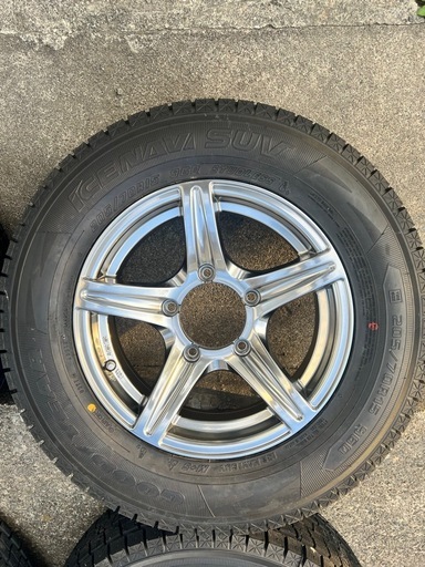 15インチスタッドレス　タイヤホイール　ほぼ新品 スタッドレス タイヤホイールセット 15インチ 205/70R15 ほぼ新品