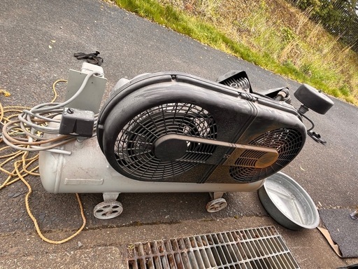 アネスト岩田 コンプレッサー 三相200V 実働 値下げ交渉ありです！の 