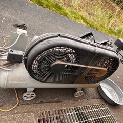アネスト岩田 コンプレッサー 三相200V 実働の画像