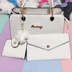 【新品】プレミアムフィール　ホワイトハンドバッグ＆ショルダーバッグの画像