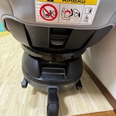 コンビ　チャイルドシート　サンシェード付きの画像