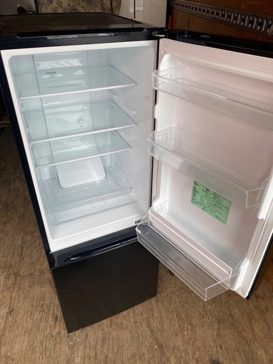 NO C60?福岡市内配送設置無料✨?REFAGE YRZ-F15LK 2ドア冷蔵庫 156L 右開き ブラック 2023年
