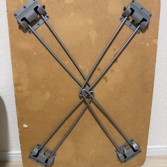 折りたたみテーブルの画像