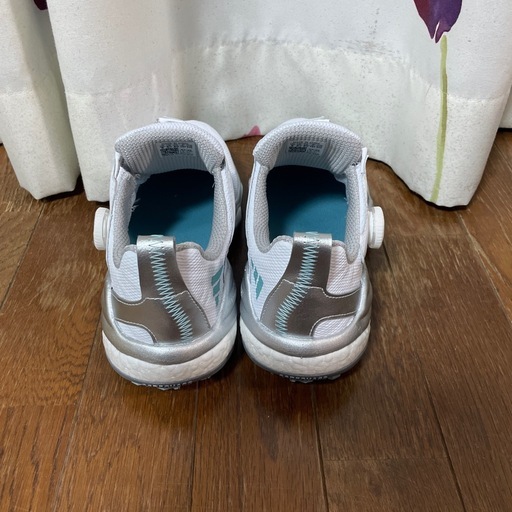 adidas ゴルフ　シューズ　24.5cmサイズを間違えました　　5回ラウンドに使用 使用感あります