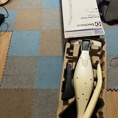 ヒーター、掃除機、白いミラ
の画像