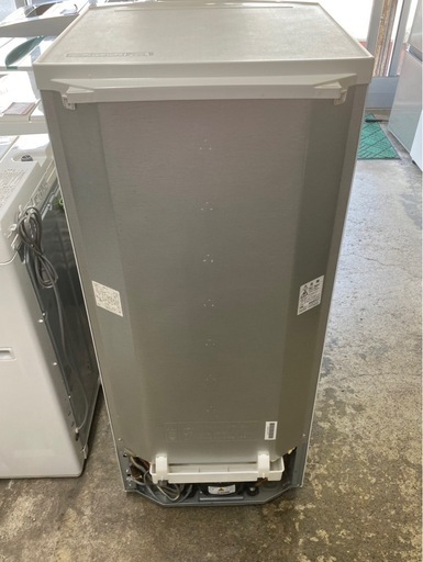 アース万代店　2019年製★SHARP 137L「つけかえどっちもドア」LED照明!! 耐熱100℃トップテーブル。冷蔵庫 SJ-D1