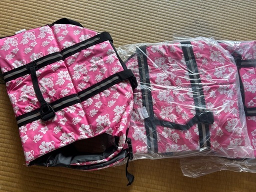大型犬用のライフジャケット4個セット未使用品
