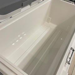 shimano クーラーボックス（スペーザライト350キャスター）の画像