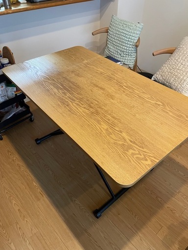 テーブル売ります‼️美品 10000円 楕円形ダイニングテーブル サマリ 幅165cm ウォールナット/オーク