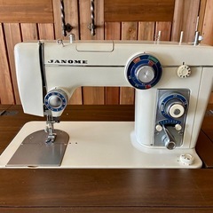JANOME トピア801 形　電動ミシン 大型作業台イス付き　引取り限定
の画像