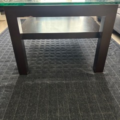 ガラステーブルの画像