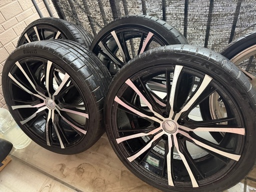 20インチホイールセット　TREASURE ONE LEWIS W05