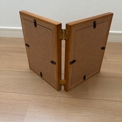 二つ折り写真立ての画像