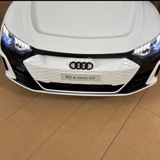 ラジコンカー(Audi RS e-tron GT )
