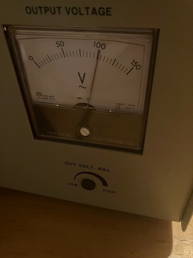 100V   自動電圧調整器　交流安定化電源　