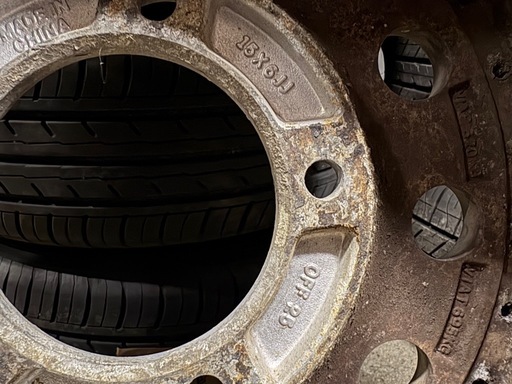 お話中です。BFG マッテレ 社外アルミ レンコン 15インチ LT215/75R15 4本 ジムニー BFグッドリッチ JB74 ジムニーシエラ 専用 215/75R15 100/97S LT All 